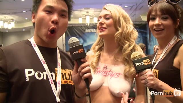 PornhubTV Natalia Starr 在 2014 年 AVN 颁奖典礼上的采访