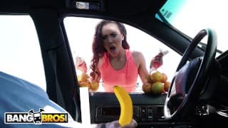 BANGBROS - 黛米·苏特拉 （Demi Sutra） 的橘子，肖恩·劳利斯 （Sean Lawless） 是 Rockin' A Banana