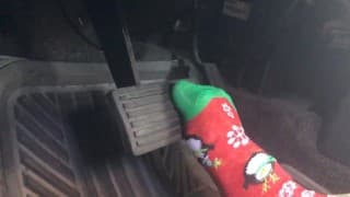 Guy Pumps Pedals In X-Mas 袜子