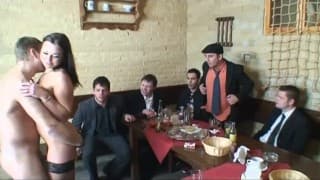 Di nascosto al Ristorante - (FULL MOVIE - ORIGINAL VERSION)