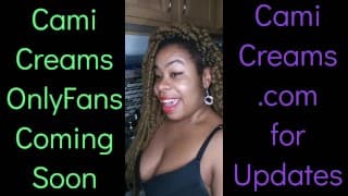新款 Cami Creams OnlyFans 即将推出 - 乌木黑女孩 BBW 大嘴唇厨房葡萄酒饮用者谈话