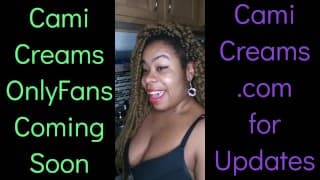 新款 Cami Creams OnlyFans 即将推出 - 乌木黑女孩 BBW 大嘴唇厨房葡萄酒饮用者谈话