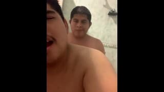 Alguien gusta un baño? 