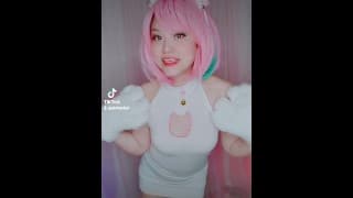 猫女孩粉红色的头发MMD舞蹈Cosplay东京有加图