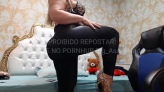 Big ass blonde com sua dança sensual