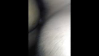 抚摸着她肥厚湿漉漉的阴户