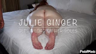 朱莉·金杰（Julie Ginger）在她的鞋底预览中得到了负担