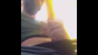 丈夫外出时使用妻子的假阳具... 大量前列腺射精！