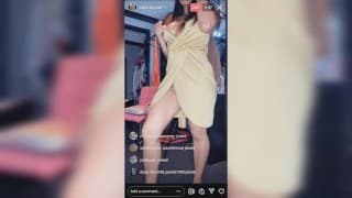 INSTAGRAM 荡妇在试穿时暴露阴部和胸部（电脑景观）