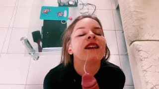 Deepthroat With facial cumshot!! (Gorge profonde + éjac facial)