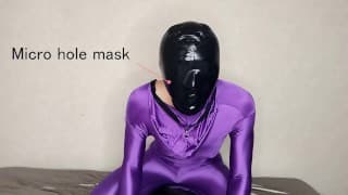 带微孔橡胶面罩和呼吸控制面罩的分层紫色 zentai