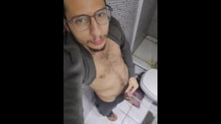 Video gravado por cima \ soltando um baita mijao