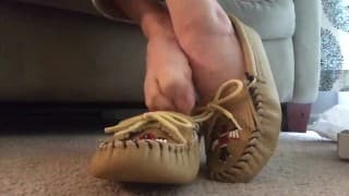 Minnetonka Moccasins 开箱 Frieda Ann 恋足癖