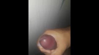 Me corro en el baño semen 🍆💦