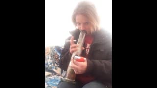 Bong toke 快速抽烟和使用振动器播放时间