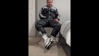 查看我的 OF 以获取完整的 Assoxx trackies 手淫视频