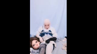 Kasnicole 007V 女性面具和 kigurumi 并享受尼龙连裤袜振动器