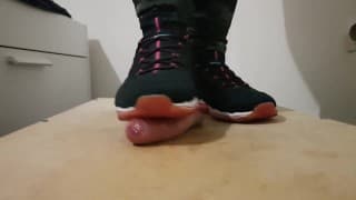 Cock Crush Cum Skechers 泡泡鞋底