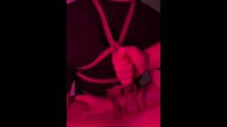 Shibari，人类的束缚，BDSM指令，大胸美女的降服