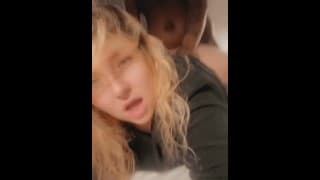 教她如何做爱