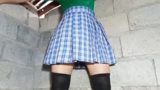 尿她的女学生制服