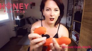 Nicoletta 尝试使用 Honeyplaybox 的 JOI 并用这款新振动器获得真正美妙的高潮