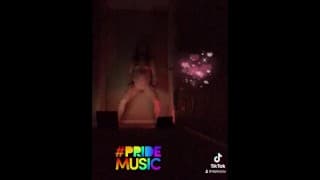 TikTok PRIDE 月裸体