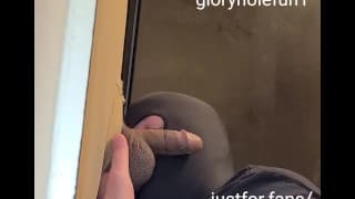 炙手可热的直男已婚拉丁裔离开妻子为头。从另一边看 ava onlyfans gloryholefun1