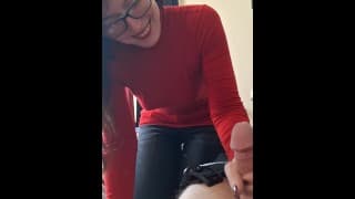 书呆子荡妇的魔术手 - 书呆子荡妇的打手枪让他射精了巨大的负荷