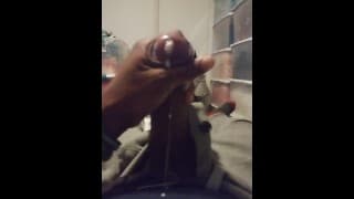 精液吐出的硬鸡巴