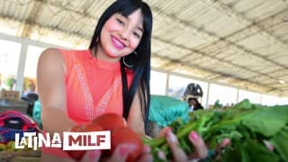 泡泡屁股 Sofia Galindo Latina 在她多汁的阴户中穿透了粗暴 - LATINA MILF