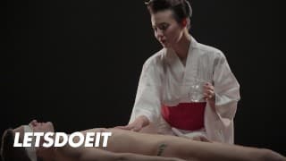 凡妮莎·德克尔 （Vanessa Decker） 给螺柱热按摩，然后骑得很好 - LETSDOEIT