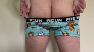 Twink in Undies - Freegun 彩色拳击手戏弄