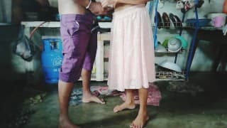 හස්බන් වැඩට ගියා උදෙන්ම srilankan fuck home made
