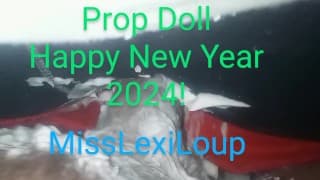 MissLexiLoup 跨性别女性紧直肠屁股他妈的 2024 年新年快乐香槟！