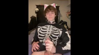 Twink Catboy 抽搐直到射精