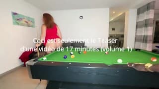 Elle se fait baiser sur le billard par ce black tres musclé