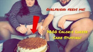 相互增重 - BBW FEMALE FEEDER STUFFS BOYFRIEND WITH CHEESECAKE！