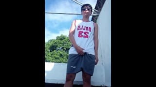 Bagnagjakol sa likod ng basketball court - Asian boy outdoor masturbation