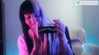 SFW ASMR - 柔和的罗茜按摩和倒计时你的触发器 - EGirl 揉搓和挠痒你的耳朵