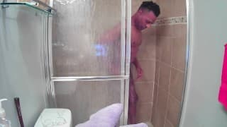 观看我的 BBC 获得 ROCK HARD - PRIMOBobbyB Shower Smoke and Stroke 合辑