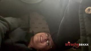 我在工作时在桌子底下给他挤奶（真正危险的公共bj，双射精）