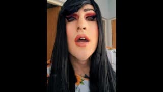 所以你认为跨性别女孩在吸食大麻并变得角质时是性感的女孩？