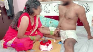 Sasur ji ne bahu ko anniversary par Choda, Father-in-law Fucked daughter-in-law after cutting cake o