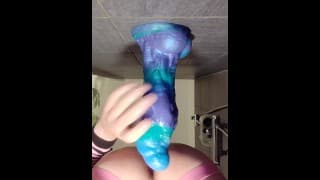 My hand-shaped dildo fist my pussy 😝🕳️🌹