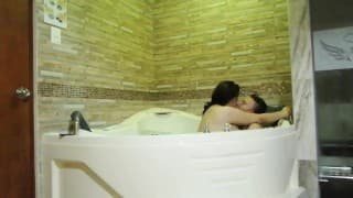 Follando rico en el jacuzzi