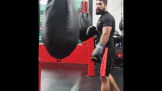 Knockout Fitness： One Round Heavy Bag Boxing Workout - Get Punched Up！boxing