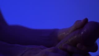 我为 Terry Maison 做了一个美味的打手枪。他帅气的鸡巴让我疯狂yyy 4k