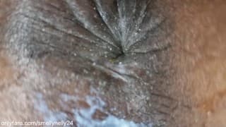 她让我在操完后清理她臭奶油的阴户