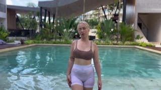 Wow! Girl with a Big Butt Gets Wet in the Pool and Enjoys It - Lola Fans 4K